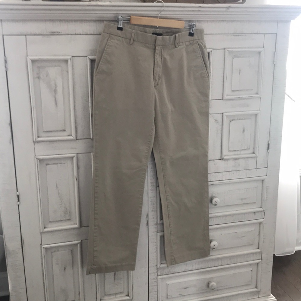 GAP 34x34 Khakis Straight Fit